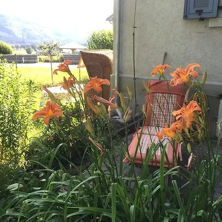 Uriges Bauernhaus Lägenhet Schlins