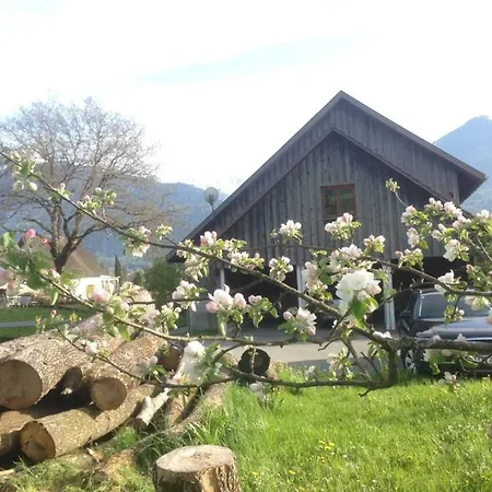 Uriges Bauernhaus Lägenhet Schlins